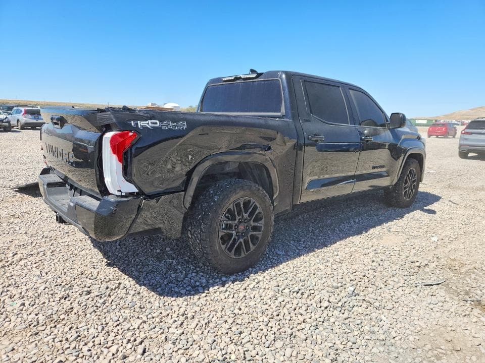 2023 TOYOTA TUNDRA SR5 3