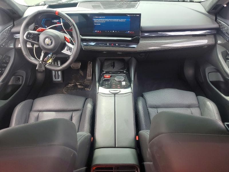 2026 BMW M5 TOURING 8