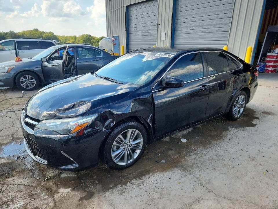2017 TOYOTA CAMRY SE - 1