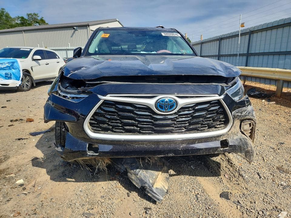 2021 TOYOTA HIGHLANDER HYBRID LE 5