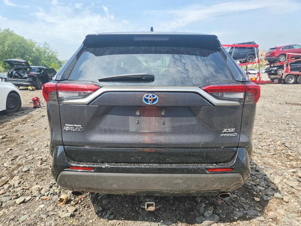 2020 TOYOTA RAV4 XSE 6