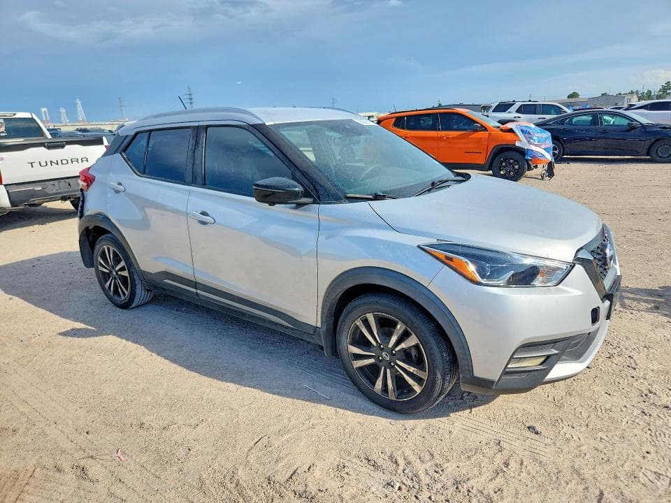 2020 NISSAN KICKS SR 4