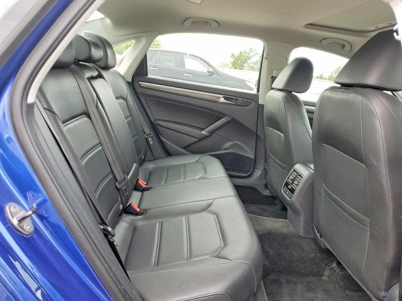 2017 VOLKSWAGEN PASSAT SE 10