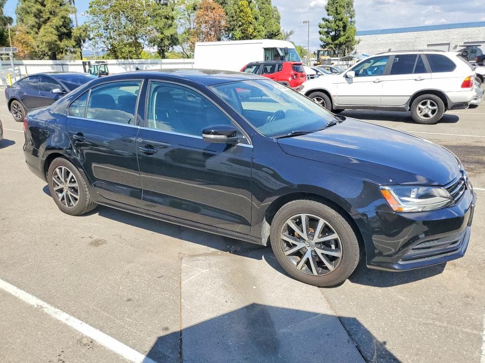 2017 VOLKSWAGEN JETTA SE 4