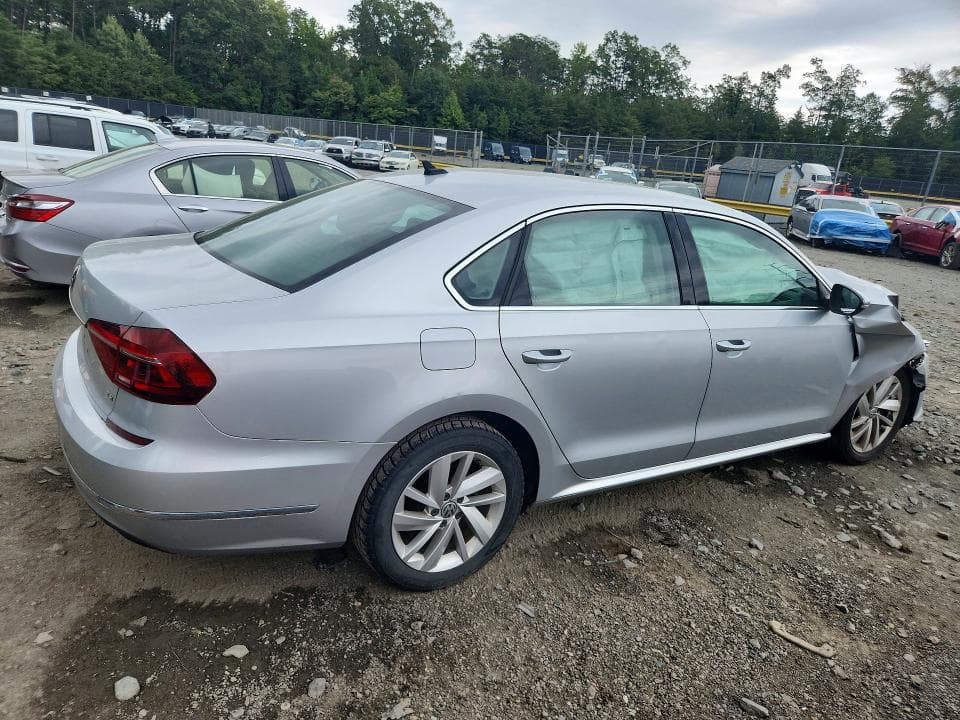 2018 VOLKSWAGEN PASSAT SE 3