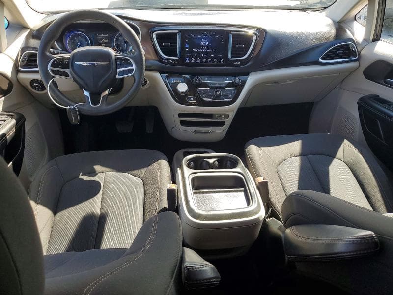 2017 CHRYSLER PACIFICA TOURING L 8