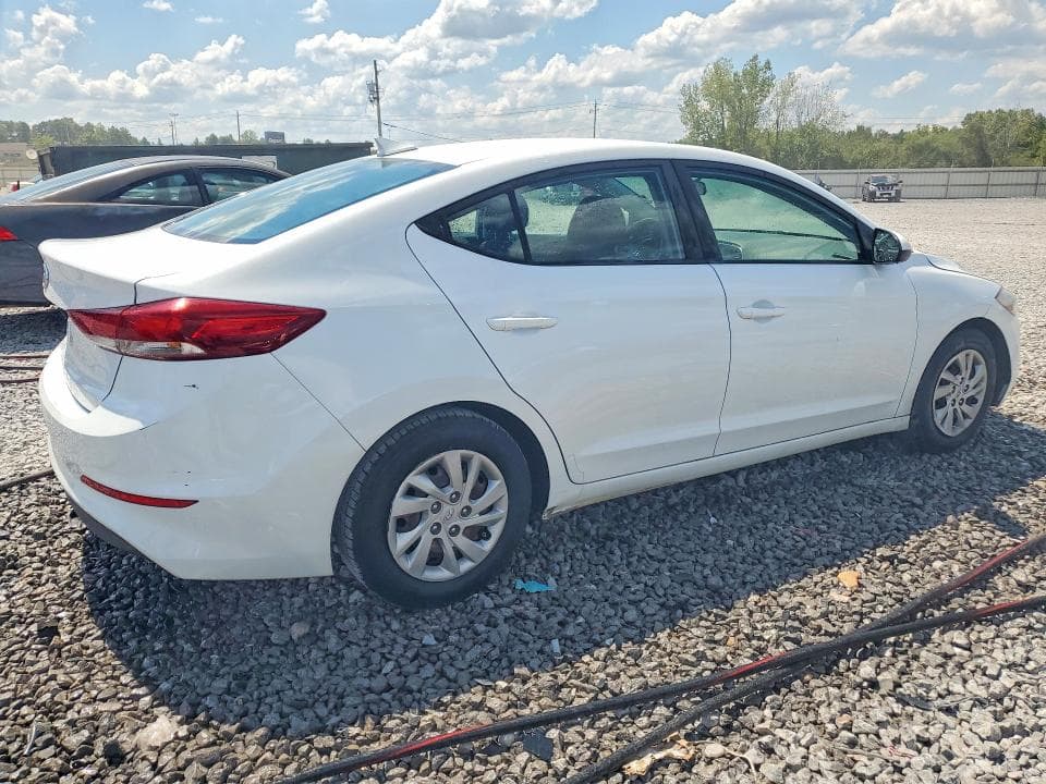 2018 HYUNDAI ELANTRA SE 3