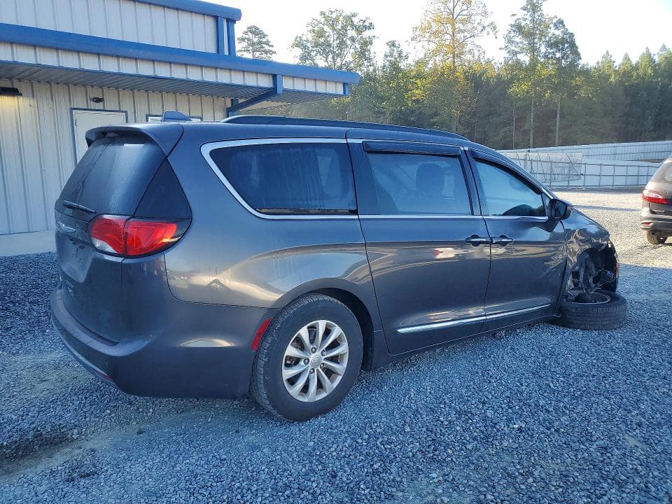 2017 CHRYSLER PACIFICA TOURING L 3