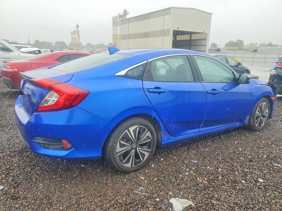 2017 HONDA CIVIC EX 3