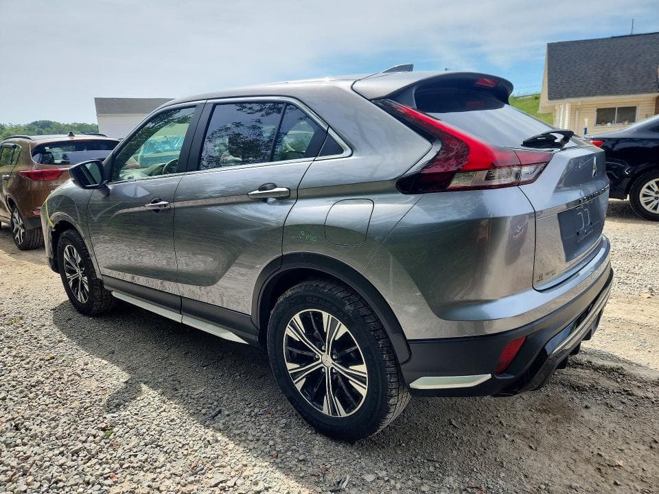 2022 MITSUBISHI ECLIPSE CROSS SE 2