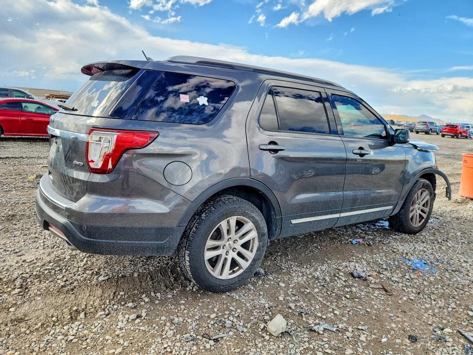 2018 FORD EXPLORER XLT 3