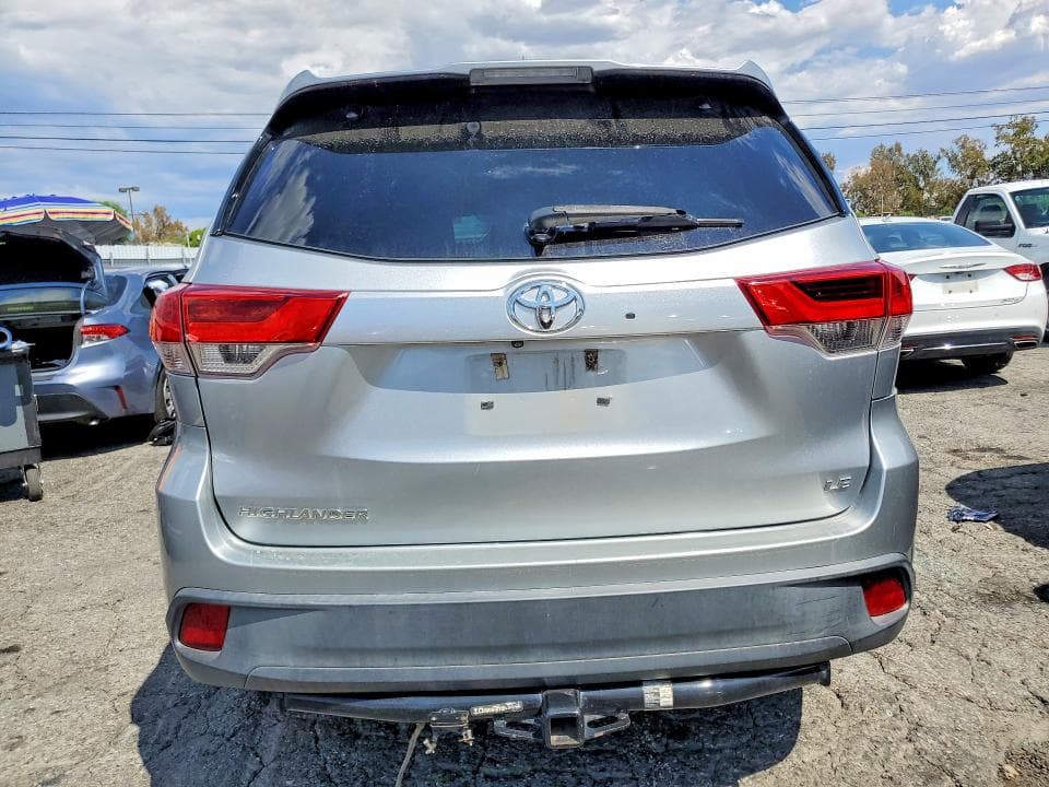 2017 TOYOTA HIGHLANDER LE PLUS 6