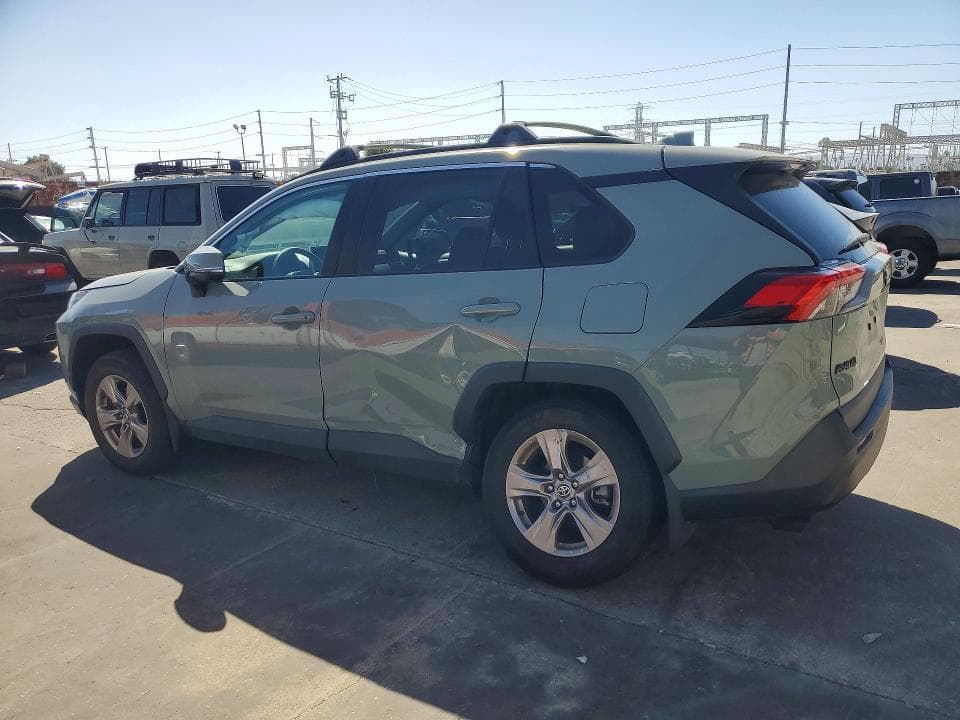 2023 TOYOTA RAV4 XLE 2