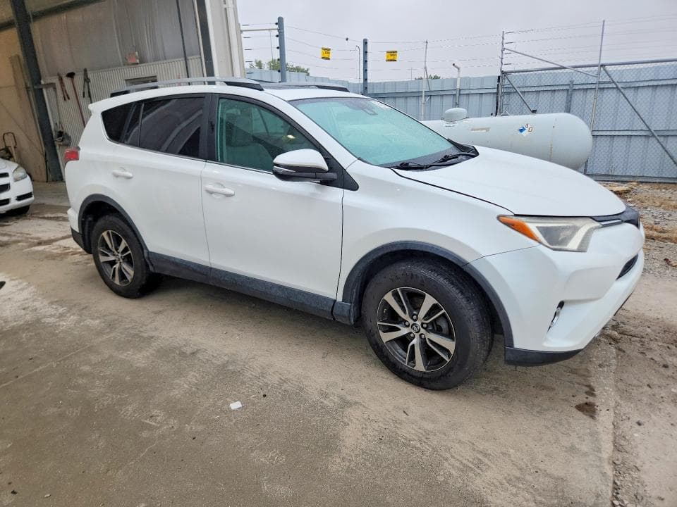 2017 TOYOTA RAV4 XLE 4