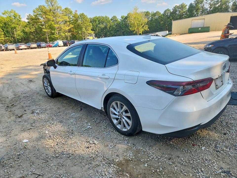 2023 TOYOTA CAMRY LE 2