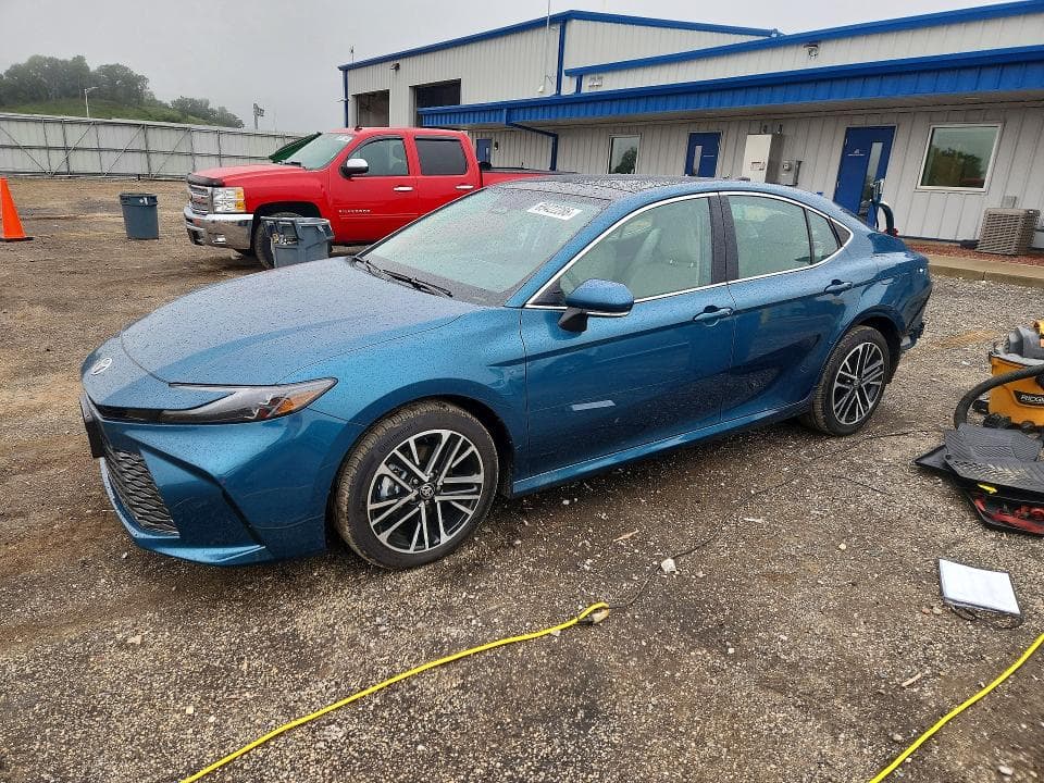 2026 TOYOTA CAMRY XLE - 1