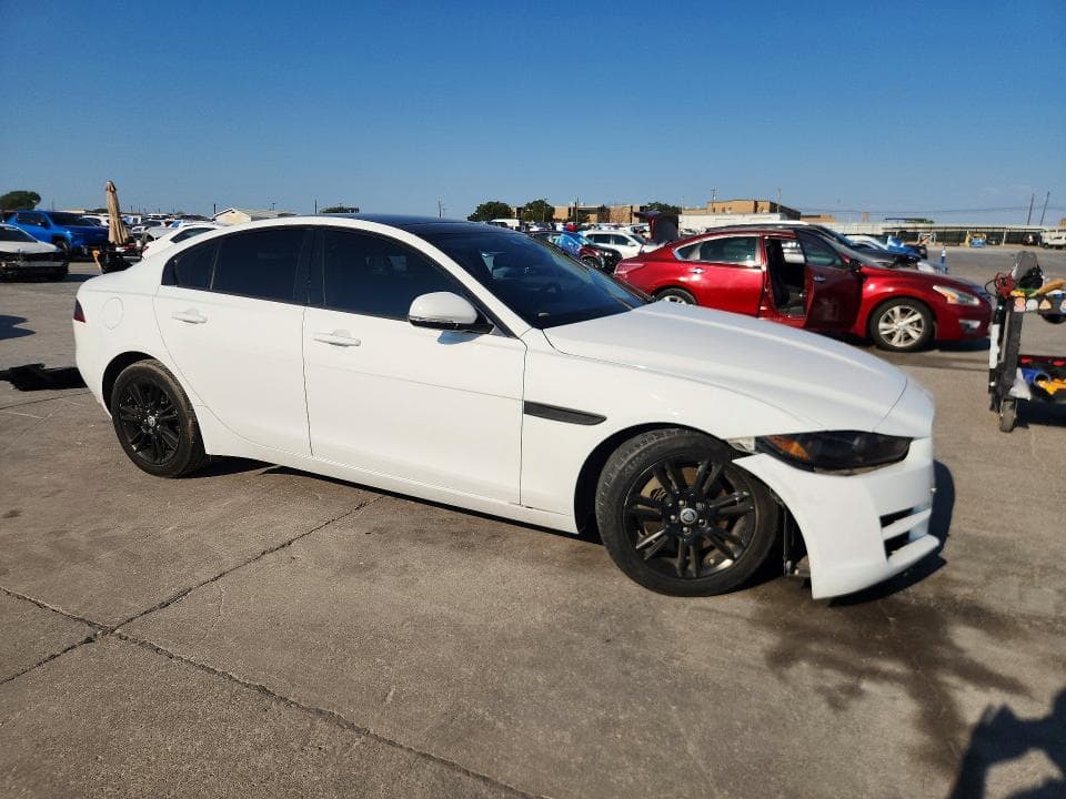 2018 JAGUAR XE PREMIUM 4