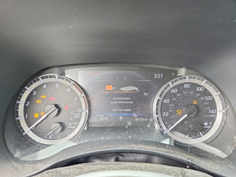2023 TOYOTA HIGHLANDER XLE 9