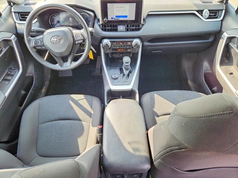 2025 TOYOTA RAV4 LE 8