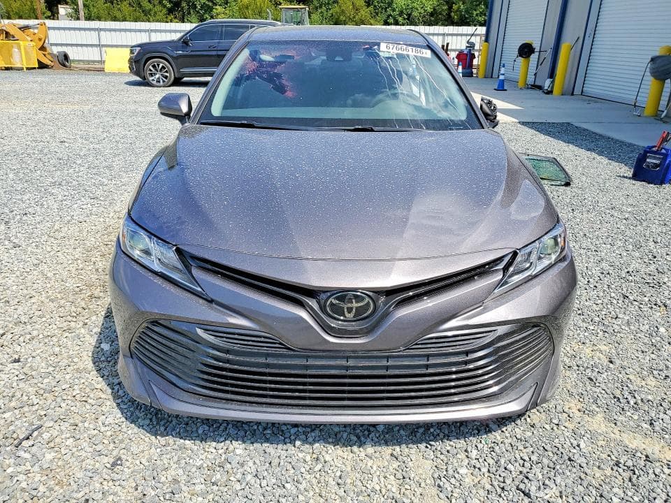 2019 TOYOTA CAMRY LE 5