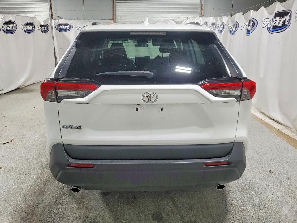 2020 TOYOTA RAV4 LE 6