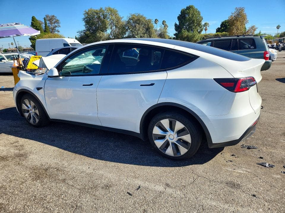 2023 TESLA MODEL Y 2