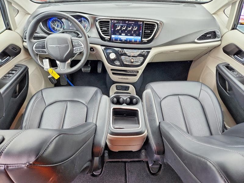 2024 CHRYSLER PACIFICA TOURING L 8