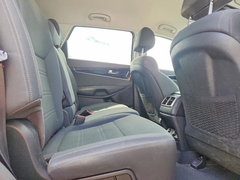 2019 KIA SORENTO LX 11