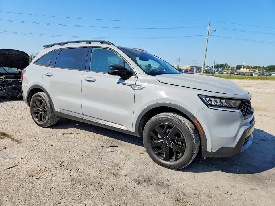 2022 KIA SORENTO S 4
