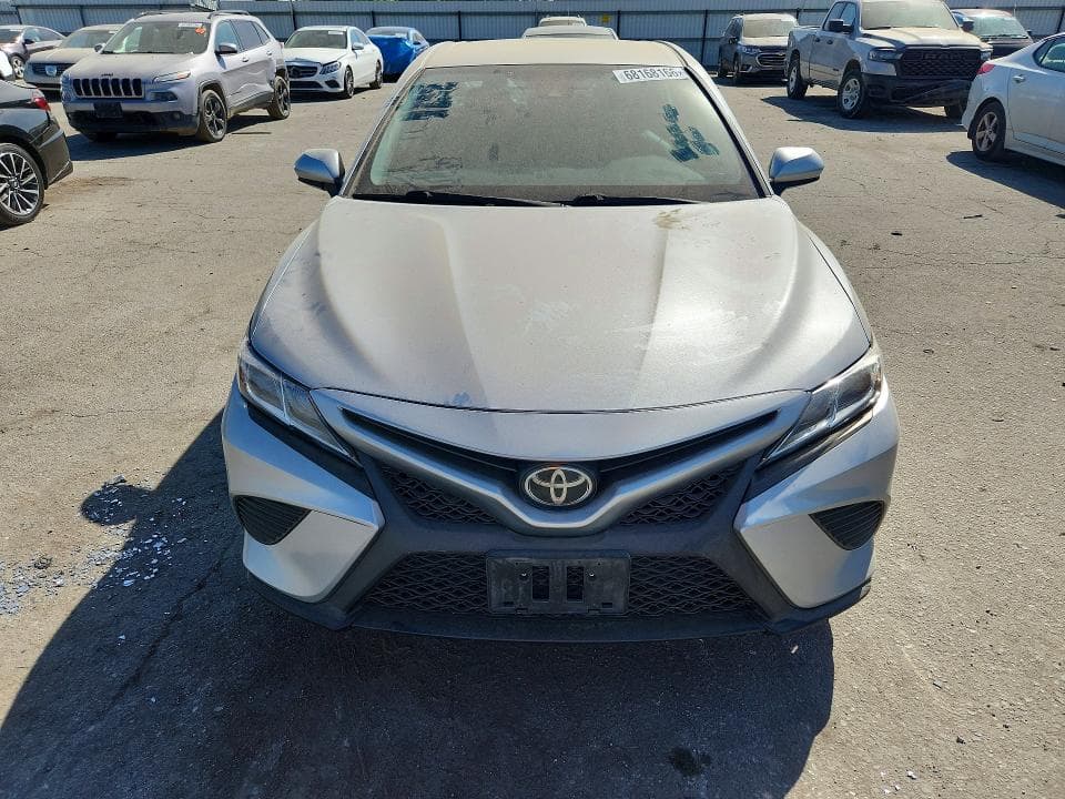 2020 TOYOTA CAMRY SE 5