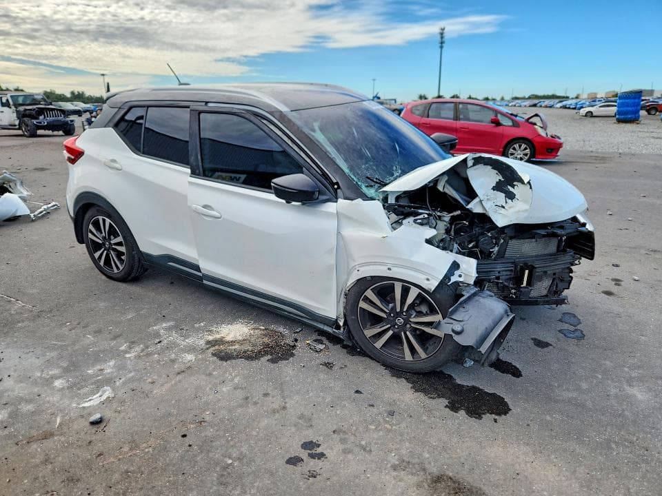 2020 NISSAN KICKS SR 4