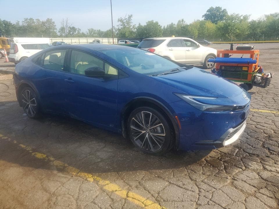2024 TOYOTA PRIUS XLE 4