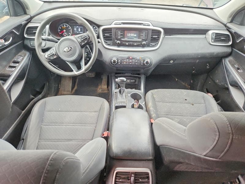 2017 KIA SORENTO LX V6 8