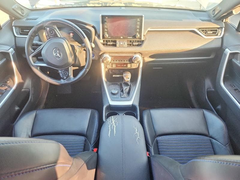 2019 TOYOTA RAV4 XSE 8