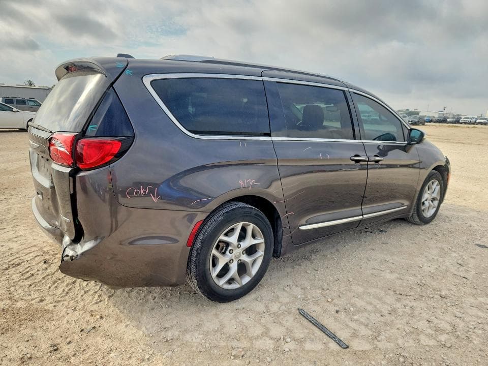 2020 CHRYSLER PACIFICA LIMITED 3