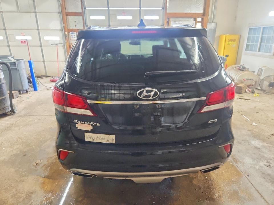 2017 HYUNDAI SANTA FE SE 6