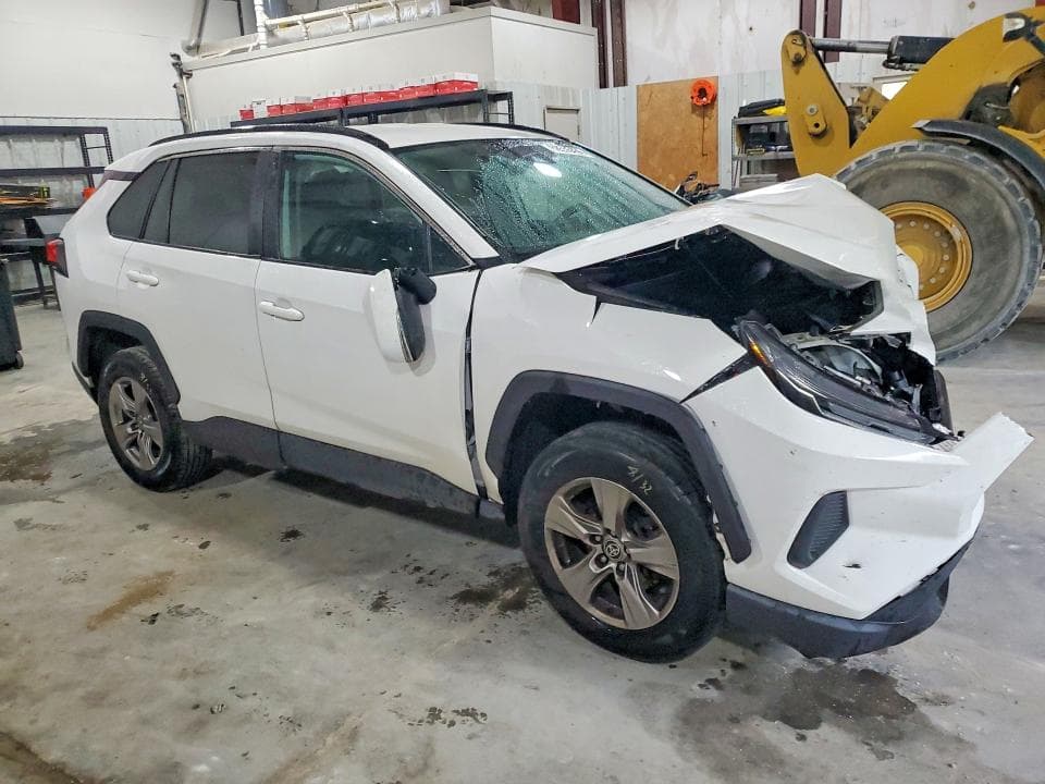 2022 TOYOTA RAV4 XLE 4