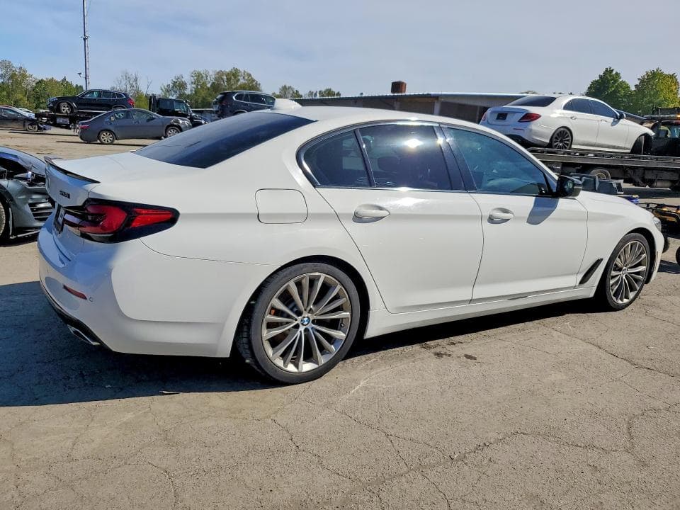 2021 BMW 530 XI 3