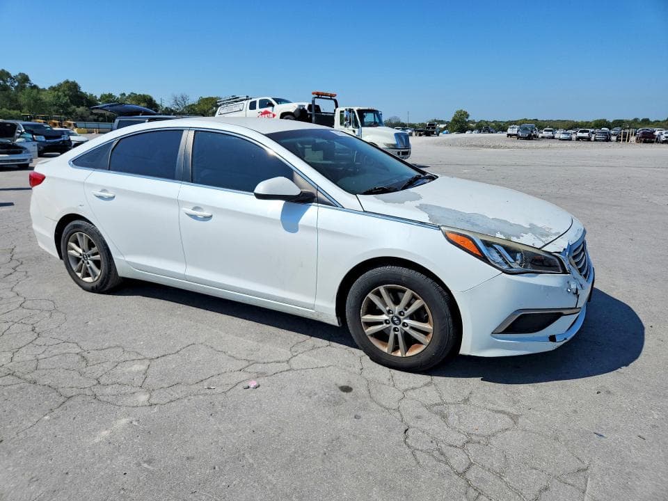 2017 HYUNDAI SONATA SE 4