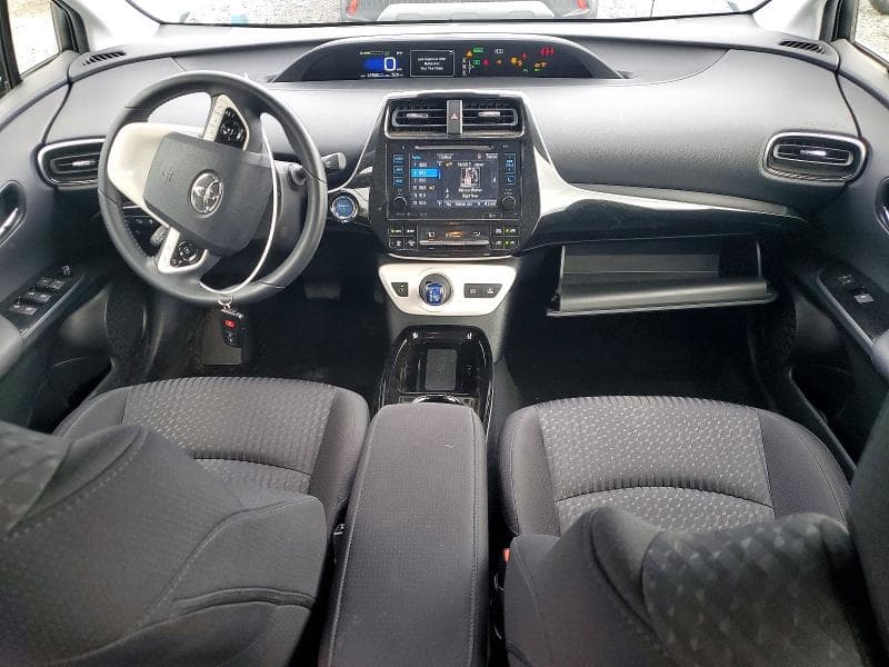 2017 TOYOTA PRIUS THREE 8