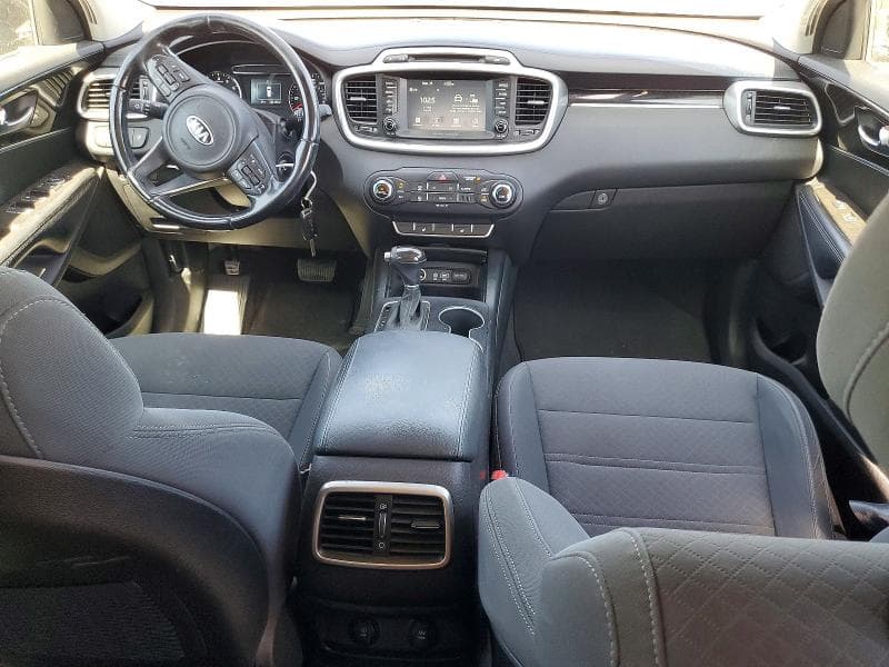 2017 KIA SORENTO LX 8