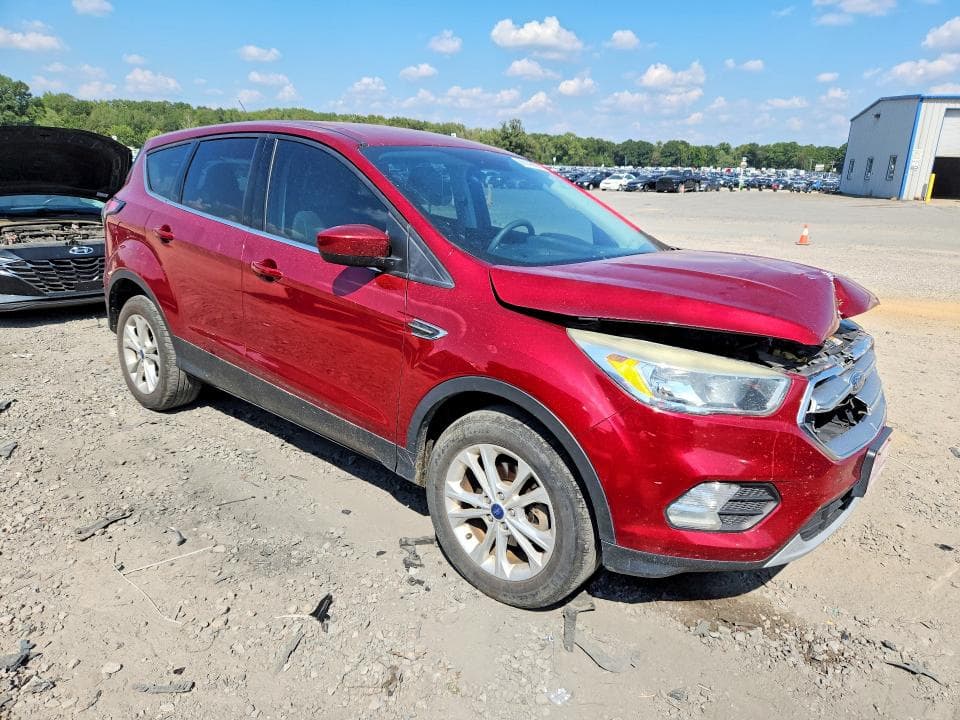2017 FORD ESCAPE SE 4