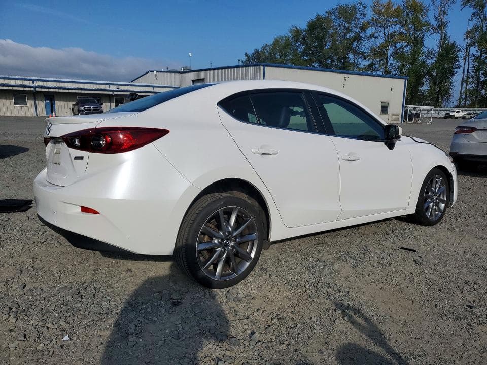 2018 MAZDA 3 TOURING 3