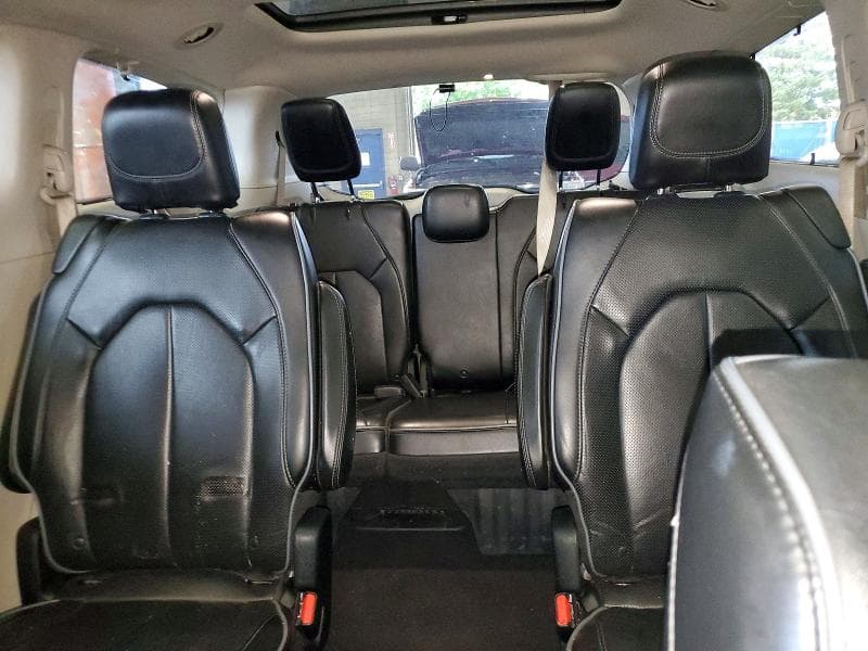 2017 CHRYSLER PACIFICA LIMITED 10