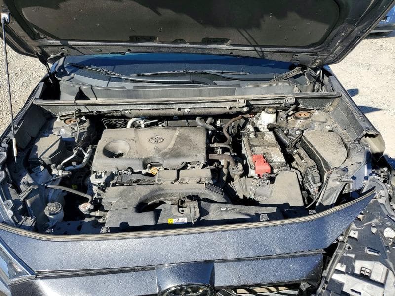 2020 TOYOTA RAV4 XLE 12