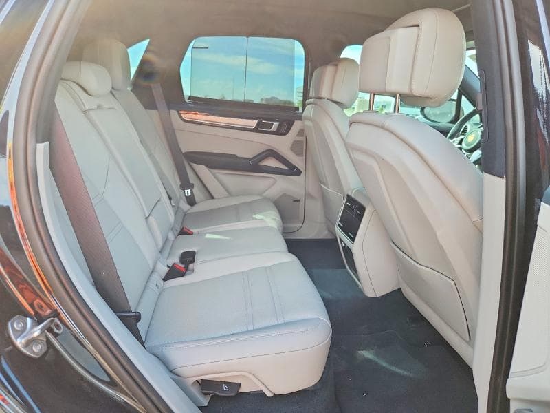 2022 PORSCHE CAYENNE 11