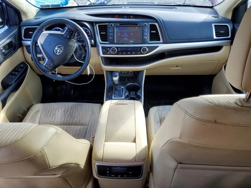 2017 TOYOTA HIGHLANDER LE PLUS 8
