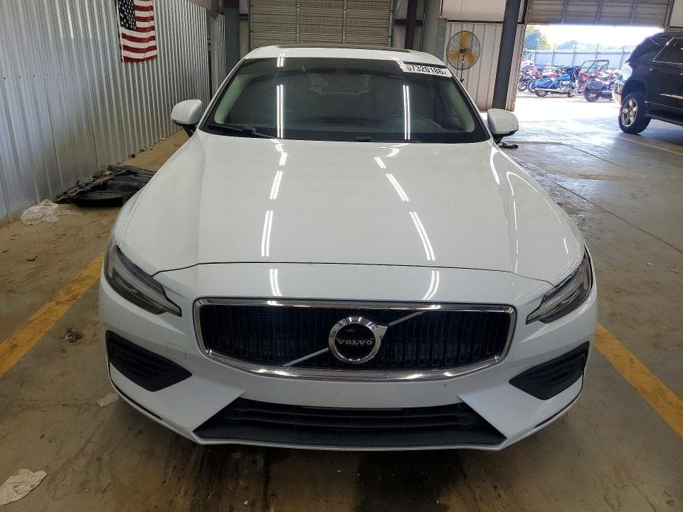 2020 VOLVO S60 T5 MOMENTUM 5