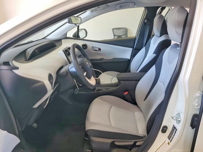 2017 TOYOTA PRIUS TWO 7