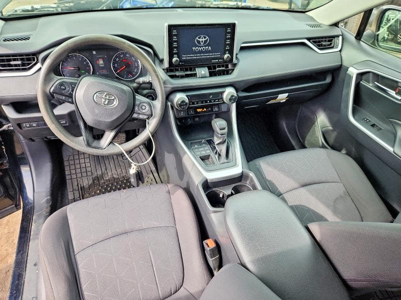 2019 TOYOTA RAV4 XLE 8